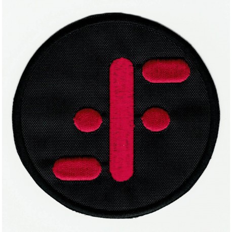 embroidery patch V 8cm 