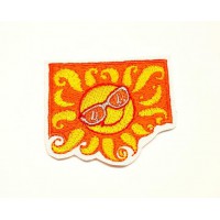 SUN WITH SUNGLASSES embroidered patch 2,5cm x 2,2cm